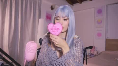 Cat independent model  online show from October 17, 11:53 pm