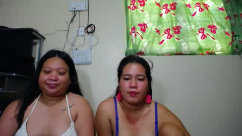 mia and luna online show from May 23, 1:45 am
