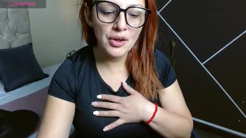 Snapshot of sweettscarlet chatting on October 11, 12:54 pm Scarlet online show from October 11, 12:54 pm