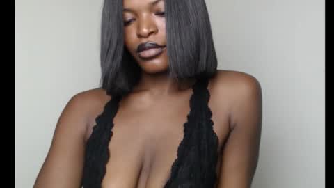 Snapshot of sweetxxboobsx chatting on October 20, 9:36 am sweetxxboobsx online show from October 20, 9:36 am
