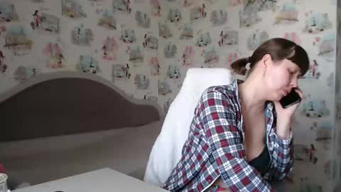 Mila online show from April 15, 1:25 pm