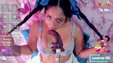 Snapshot of sweetyblowjob19 chatting on October 20, 12:32 pm Lina online show from October 20, 12:32 pm