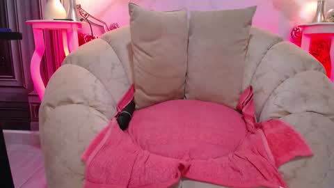 Snapshot of sweetylally chatting on September 24, 12:23 pm LAURA online show from September 24, 12:23 pm
