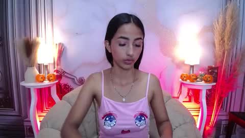 Snapshot of sweetylally chatting on October 18, 12:20 pm LAURA online show from October 18, 12:20 pm
