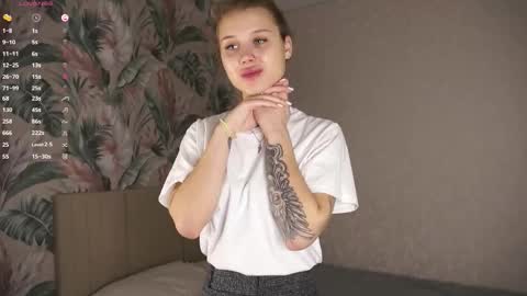 Astrid online show from November 28, 5:04 am