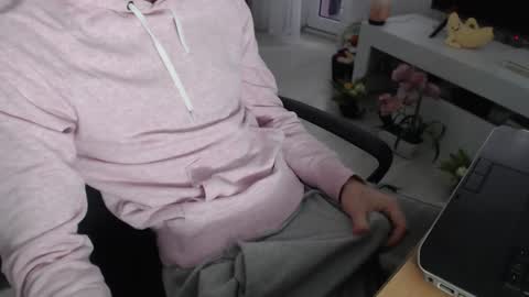 SwetLittleBoy4u online show from November 27, 11:29 am