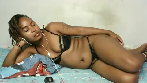 swt_bby online show from May 6, 11:22 pm