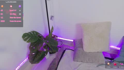 Helen  online show from October 29, 8:53 pm