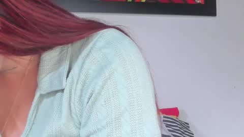 Snapshot of swtt_lilly chatting on October 10, 8:13 pm Lilly online show from October 10, 8:13 pm