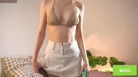 Snapshot of swtty_meivi chatting on September 25, 6:42 am MEI online show from September 25, 6:42 am