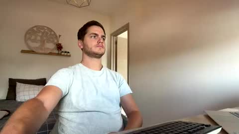 syl092 online show from March 28, 1:23 pm