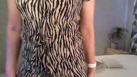 Sylvia online show from February 26, 8:50 am