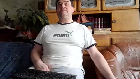 Snapshot of sympa_trique chatting on February 16, 9:26 am sympa_trique online show from February 16, 9:26 am