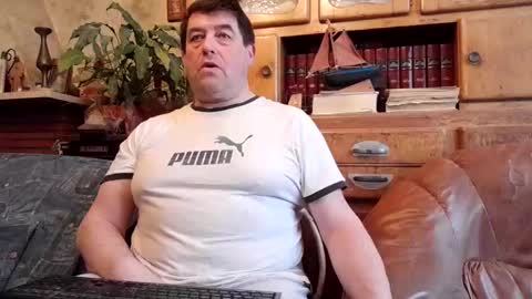 Snapshot of sympa_trique chatting on February 22, 11:46 am sympa_trique online show from February 22, 11:46 am