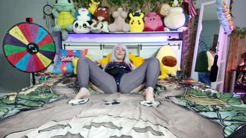 Jennah online show from October 1, 11:25 pm