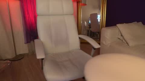 Snapshot of tais_athena chatting on September 20, 4:54 pm Margo online show from September 20, 4:54 pm