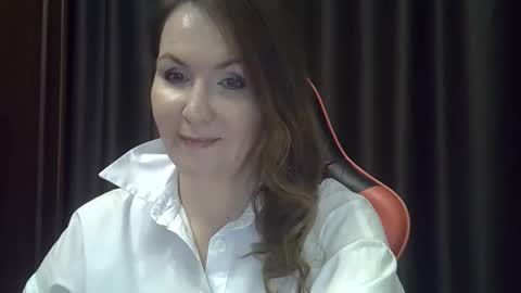 taisialucky77 online show from November 23, 5:00 pm