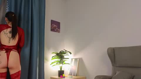 Lizzy online show from April 4, 4:52 am