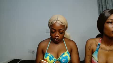 Snapshot of taisy_aura chatting on October 8, 2:51 am Taisy online show from October 8, 2:51 am