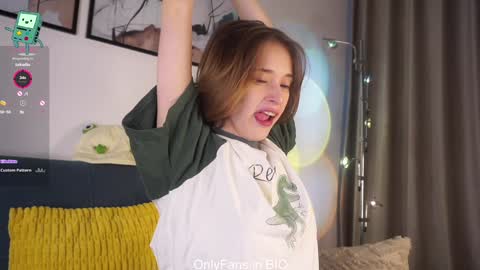 Mia online show from February 3, 2:53 am