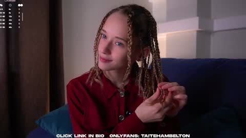Snapshot of taitehambelton chatting on September 19, 3:21 am Mia online show from September 19, 3:21 am