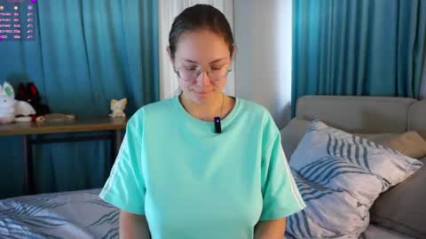 Molly online show from April 6, 4:46 am