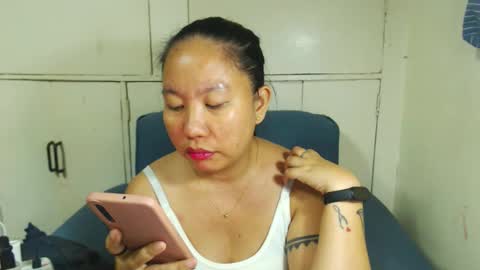 Snapshot of takemetoheavenbaby chatting on October 7, 1:51 pm anne online show from October 7, 1:51 pm