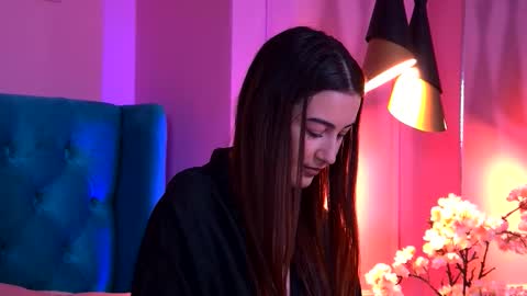 taliamorenne online show from November 8, 4:21 pm