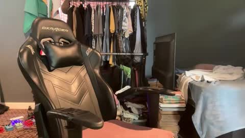 mrT online show from April 8, 1:03 pm