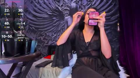 tall_sweetie online show from March 18, 4:18 am