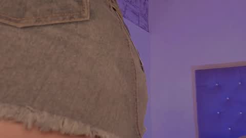 Snapshot of tamarathompsonn chatting on October 7, 2:18 am Tamara. online show from October 7, 2:18 am