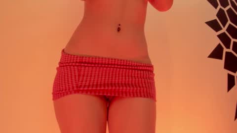 Snapshot of tamarathompsonn chatting on February 25, 3:53 pm Tamara. online show from February 25, 3:53 pm