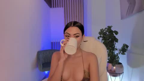 Snapshot of tamarathompsonn chatting on February 26, 2:38 pm Tamara. online show from February 26, 2:38 pm