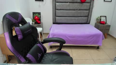 Tania  online show from April 7, 2:08 pm