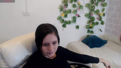 Tania  online show from December 1, 6:50 pm