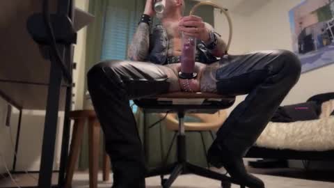 Tank Guy online show from December 7, 7:16 pm