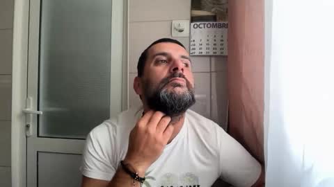 Snapshot of tarkan198 chatting on October 16, 12:49 pm tarkan198 online show from October 16, 12:49 pm