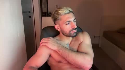 tarquit8 online show from October 8, 9:43 pm