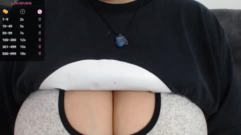 Snapshot of tarrant_ chatting on February 15, 9:37 pm tarrant_ online show from February 15, 9:37 pm