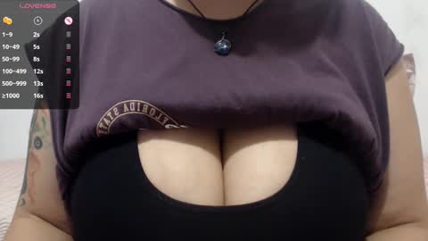 Snapshot of tarrant_ chatting on March 10, 2:28 am tarrant_ online show from March 10, 2:28 am