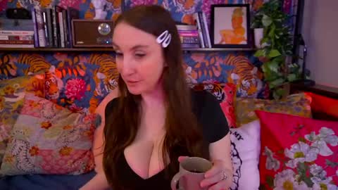 Vivian  Clark online show from April 18, 11:56 am