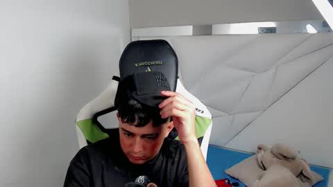 T A T A N online show from December 5, 5:39 am