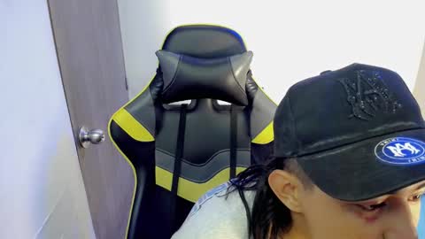 T A T A N online show from November 18, 9:51 pm