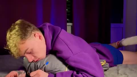 Alex but u can call me Theo online show from December 15, 5:42 pm