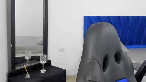 tau_montes online show from September 10, 2:40 pm