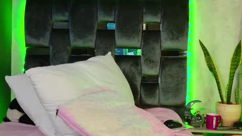 taurito___ online show from October 22, 5:21 am