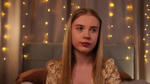 Taya online show from April 22, 5:20 pm