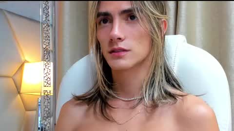 tayler_swift1 online show from February 9, 7:15 am