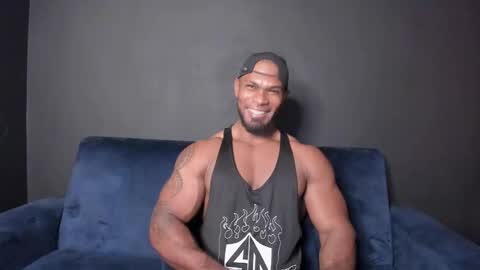 Snapshot of tayler_waka chatting on October 1, 10:41 pm Tyler online show from October 1, 10:41 pm