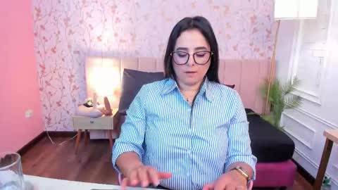 Taylor Bennet online show from March 15, 5:16 pm